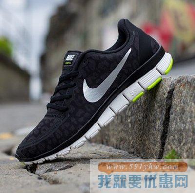 耐克（Nike） 女士运动跑步鞋FREE 5.0 V4  黑色